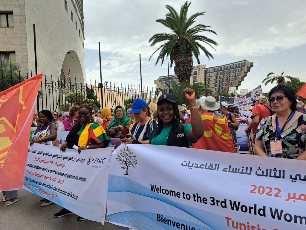 Défilé avec bannière - CMF Tunis 2022